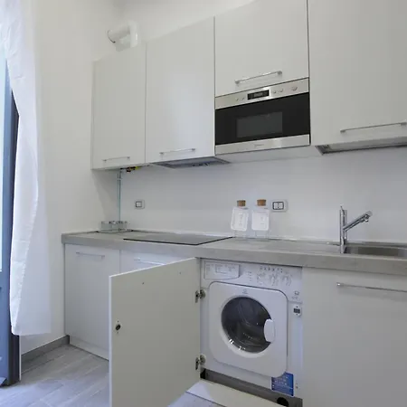 Just Urban - Stylish 1br In Center - Balcony And Metro M2 M4 شقة