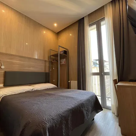 Midway Hotel Milán