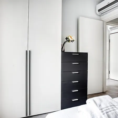Sleek Abode In Maciachini *