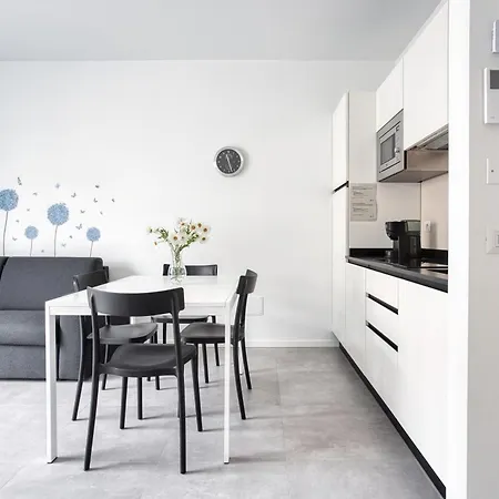 Sleek Abode In Maciachini