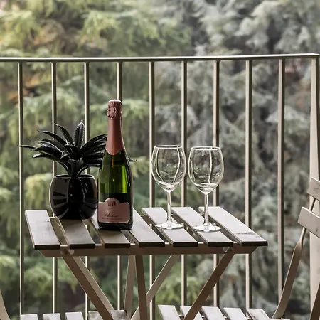 Apartment Free Parking - Duomo Centro Modern - Private Gym - Metro Milan