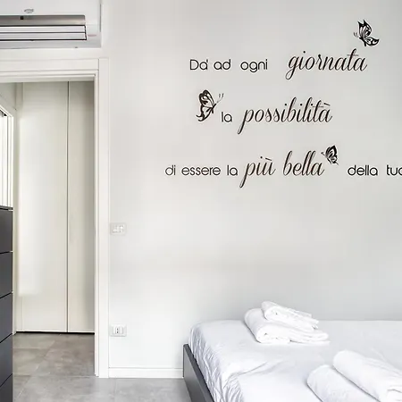 Apartment Sleek Abode In Maciachini Milan