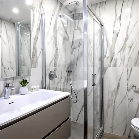 Free Parking - Duomo Centro Modern - Private Gym - Metro Apartment *