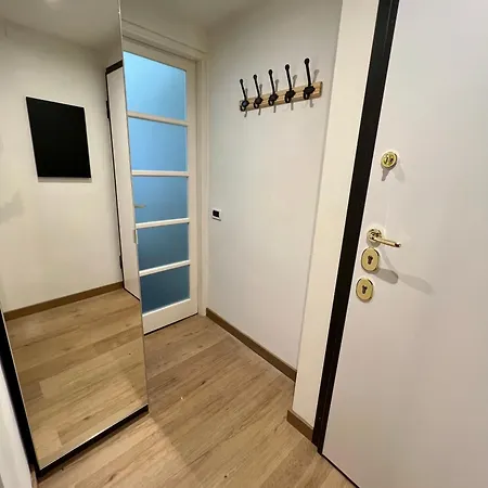 La Bella Charme 3 Km Away From Duomo/ Netflix & Wi-fi Included Apartment Mailand