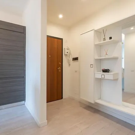 アパート Navigli-design District Modern Flat ミラノ