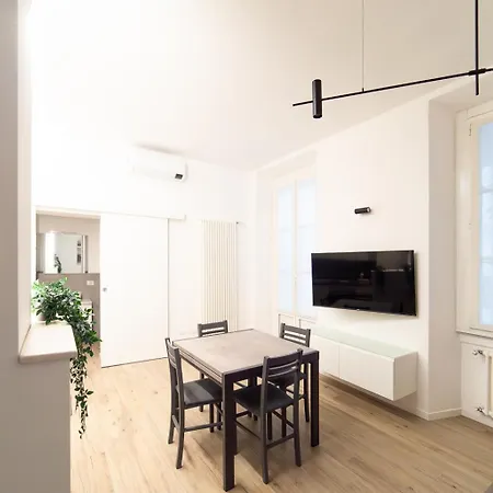 Hbhall Porta Romana Apartment Milan