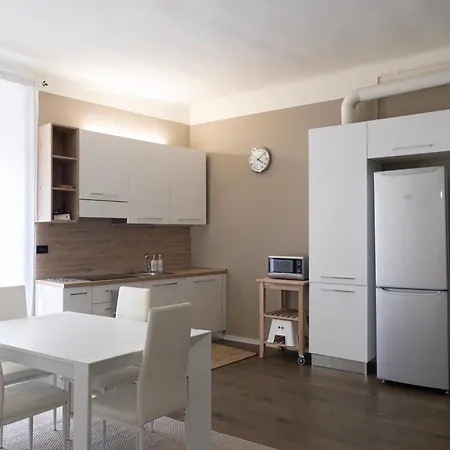 Elegante Bilocale In Zona Risorgimento * Milán