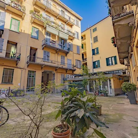 Cozy Near Bocconi Lägenhet Milano
