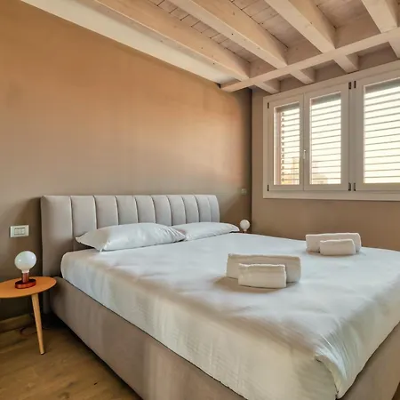 דירה Joivy Elegant With Parking And Balcony
