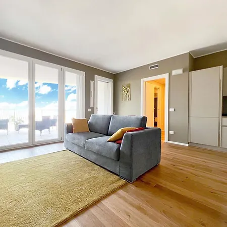 Living With Terrace & Garage By Ndp Rent * Milánó