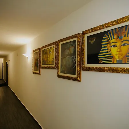 Hosting Dreams Attics - Duomo Apartment