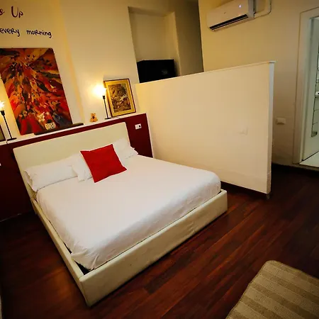 Apartment Hosting Dreams Attics - Duomo Milan
