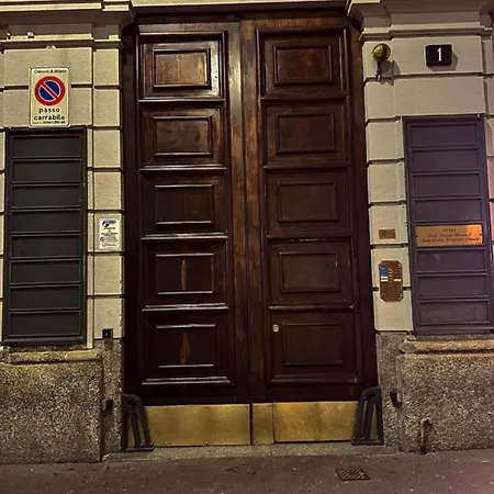 Apartment Hosting Dreams Attics - Duomo Milan