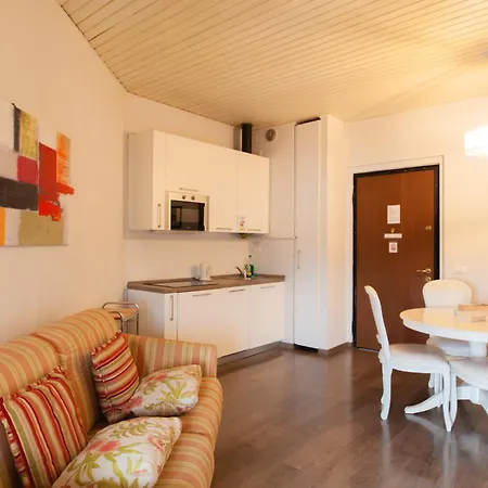 Milanese Flat - Via Vigevano * Milán