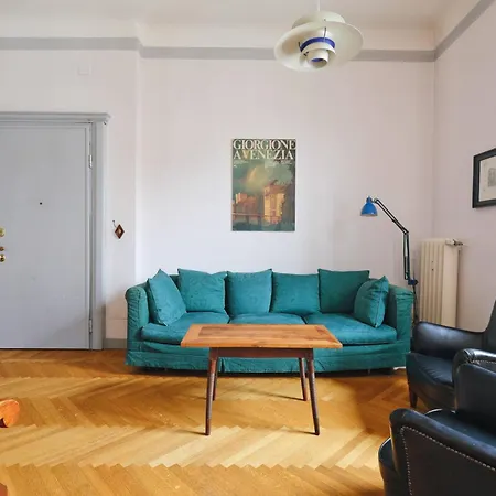 Apartmán Joivy Deluxe Flat Near City Centre