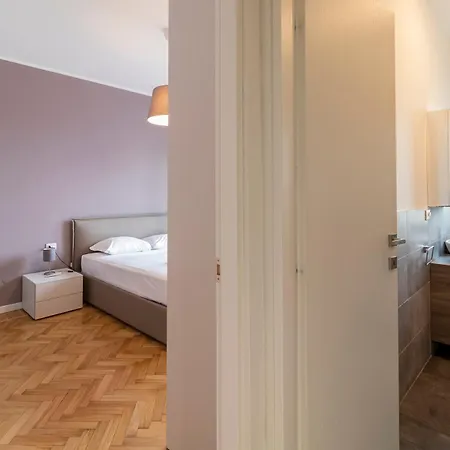 Bilocale Con Balcone In Zona Tranquilla E Daire