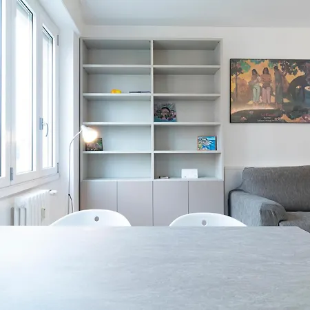Bilocale Con Balcone In Zona Tranquilla E Daire