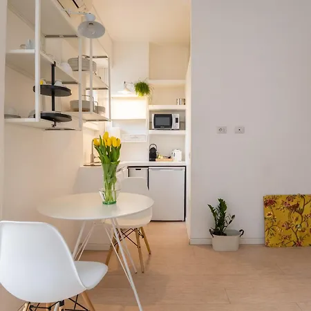 Apartament Dateo - New, Connections