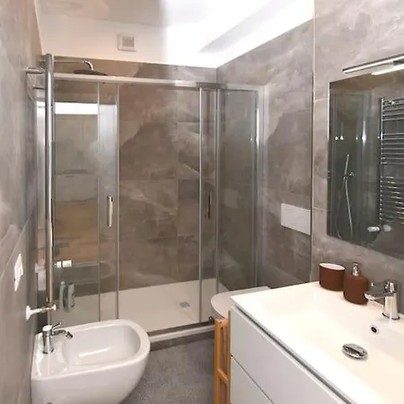 Duomo 10 Minuti Attico Con Apartamento *