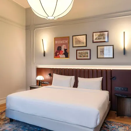 Radisson Collection Hotel, Palazzo Touring Club