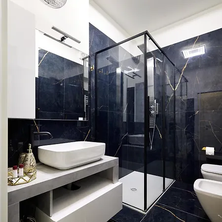 Apartment Italian Fashion - Luxurious Marble City Center
