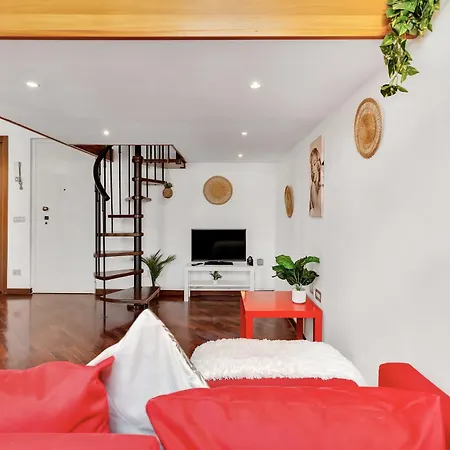Apartament Centro Storicolittle Loft With Balcony Duomo A 10 Miuti *