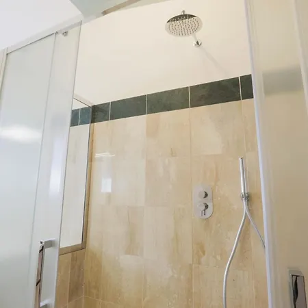 Urban Elegance Station W/private Garage Mediolan