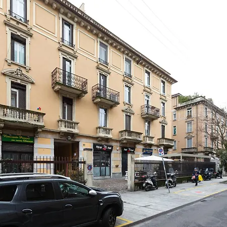 On 2 Levels Milan-crocetta M3! Lägenhet