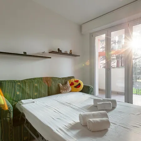 Guesthost - Corvetto M3 Bright With Balcony! Appartamento Milano
