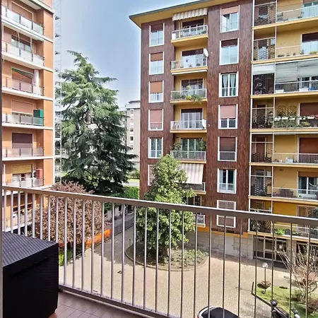 דירה Sahi - Via Dei Ciclamini Mm1 Primaticcio, Stadio San Siro, Ospedale San Carlo מילאנו
