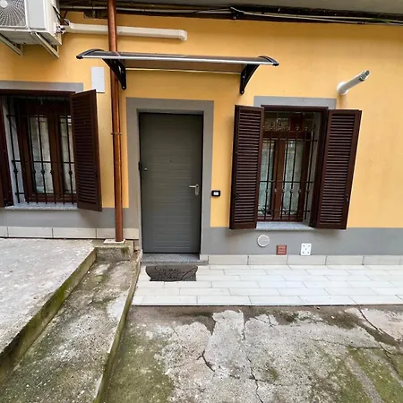 Domusmi Delfico 26 A * Milaan