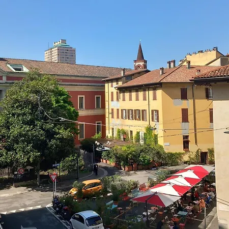Homycare Stylish With Jacuzzi & Balcony Steps From Duomo Apartmán