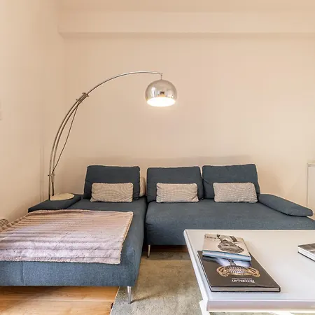 Luxury Design Apt, Comfy W/ A/c, Wifi & Netflix Apartment Milan