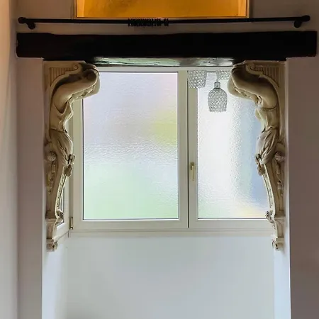 Charming Flat, And Close To Metro Μιλάνο