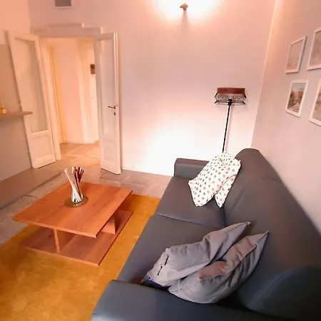 Sobria Ed Elegante Casa Della Borghesia Milanese * Milano