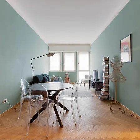 Piola M2 - Walking On The Moon Apartment