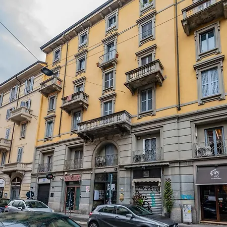 Via Cagnola Arco Della Pace 4pax-wifi ميلان