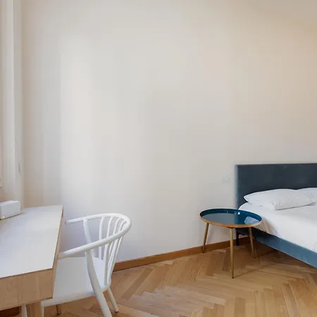 Piola M2 - Walking On The Moon Apartment *