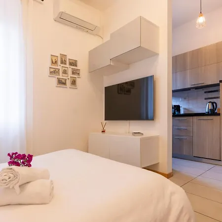 Navigli & Darsena Cozy דירה מילאנו