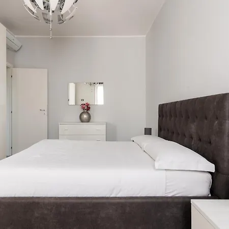 Daire Elegante Trilocale Vicino Mm - Duomo - Fs Milano