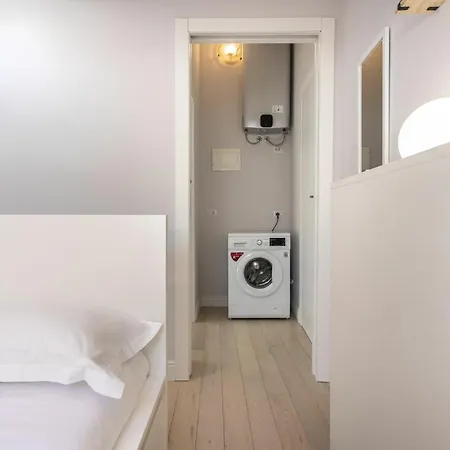 Apartment Ferrucci 1 Bedroom Attic In By Halldis Milan