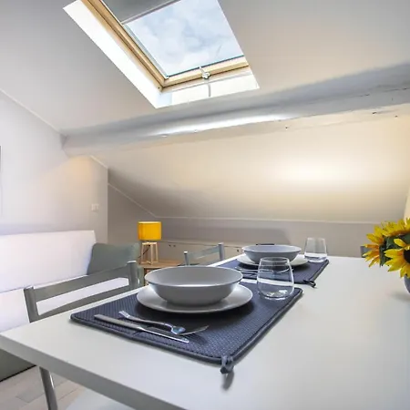 Ferrucci 1 Bedroom Attic In By Halldis