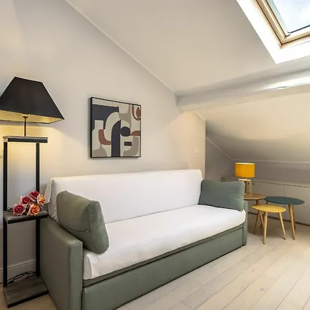 Ferrucci 1 Bedroom Attic In By Halldis