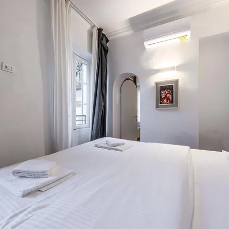 Appartement Sant'andrea Charme Milaan