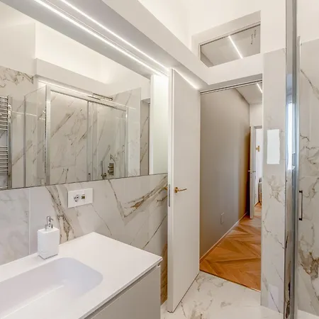Luxury Skyview - Citylife - Mico شقة