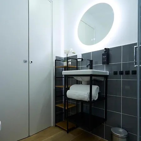 Lejlighed Duomo 10 Min - Cozy With Netflix&wifi *