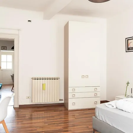 Casa Renoir 5 Minuti Da Duomo Apartment