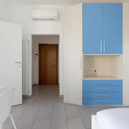 Guesthost - Bande Nere Mm1 With Balcony * Milano