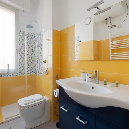 Guesthost - Bande Nere Mm1 With Balcony Daire