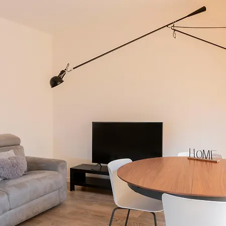 Beautiful In - Duomo 15 Minutes Apartment